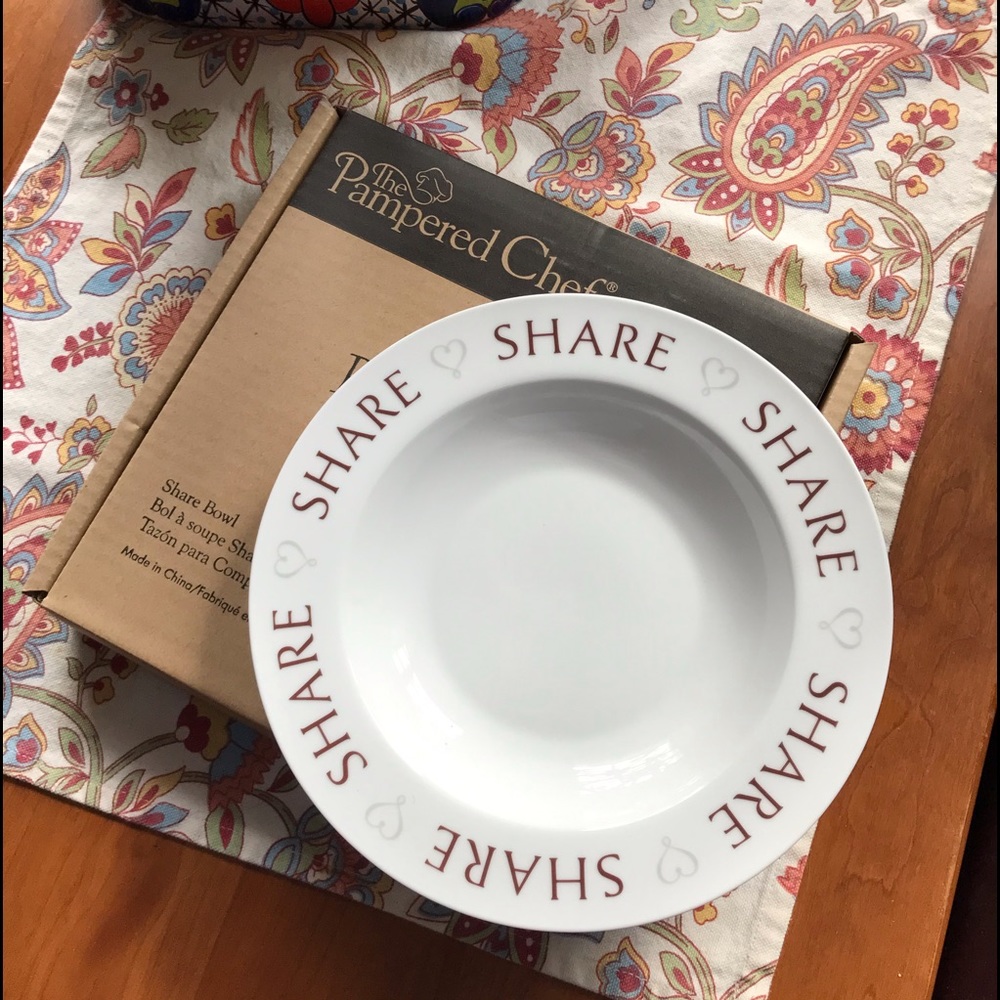 Round Up From the Heart “Share” bowl (NIB)
